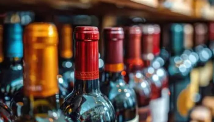 यूपी कैबिनेट ने नई आबकारी नीति को दी मंजूरी... 1 अप्रैल से देसी शराब के दाम बढ़ेंगे, ई-लॉटरी से होगा दुकानों का आवंटन