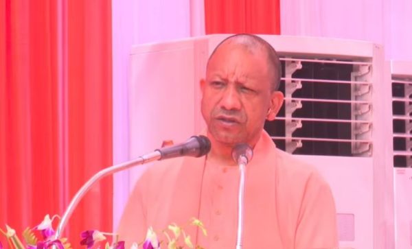 समय पर पुलिस भर्ती, ट्रेनिंग व सुविधाओं से बना सुरक्षा का बेहतर माहौल : सीएम योगी