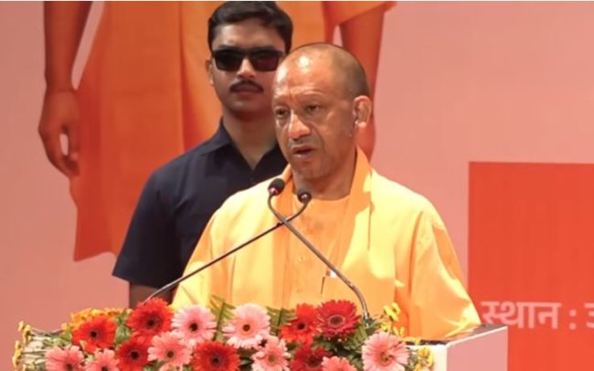 योग्यता के आधार पर नौकरी, यूपी पुलिस में 1 लाख भर्तियों का ऐलान: सीएम योगी