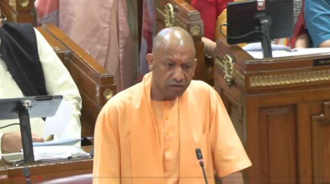 विधानसभा में गरजे सीएम योगी, महिला सशक्तिकरण पर सरकार का फोकस, सपा-कांग्रेस पर हमला
