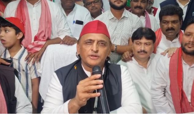 अखिलेश यादव का BJP पर हमला, विकास और किसान मुद्दों पर घेरा