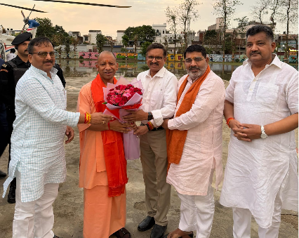 बंगाल चुनाव में प्रचंड जीत पर भाजपा नेताओं ने सीएम योगी को दी बधाई