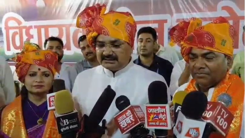 राजा भी हम, प्रजा भी हम: उरई राजकीय मेडिकल कॉलेज के दंगल में ‘खुद’ से ही लड़ती सरकार!
