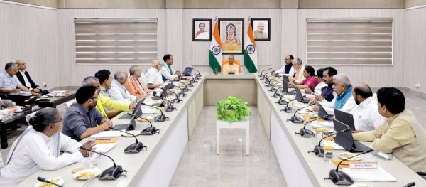 योगी कैबिनेट की तबादला नीति पर मुहर