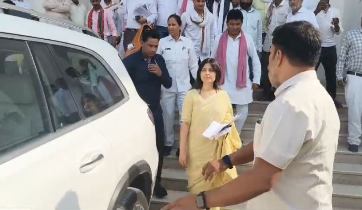 गाजीपुर में हुए एनकाउंटर पर सपा सांसद डिंपल यादव ने उठाए सवाल