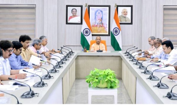 सीएम योगी ने परियोजना की समीक्षा कर निर्माण कार्य में तेजी लाने के दिए निर्देश