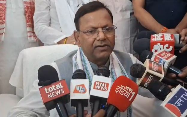 वाराणसी पहुंचे भाजपा प्रदेश अध्यक्ष, पीएम मोदी के नेतृत्व की करी सराहना