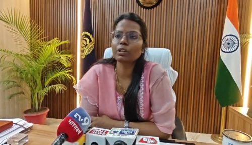 पूर्वांचल एक्सप्रेसवे पर बड़ी कार्रवाई, 5 ट्रकों में जा रही अवैध लकड़ी पकड़ी गई