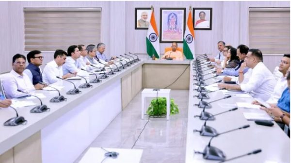 लखनऊ मंडल में 41,229 करोड़ की 4204 विकास परियोजनाएं, CM योगी ने दिए तेज क्रियान्वयन के निर्देश