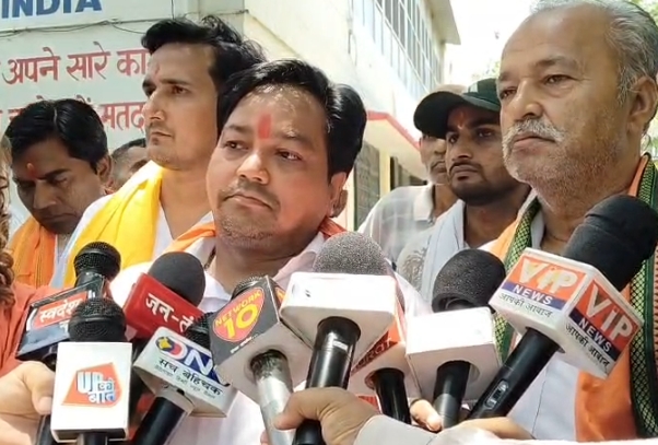 बुलंदशहर में गौतस्करी मामले को लेकर प्रदर्शन, निष्पक्ष जांच की मांग