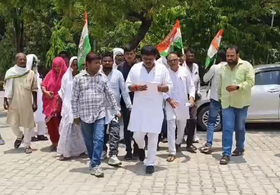 संतकबीरनगर में राम मंदिर चंदा विवाद को लेकर कांग्रेस का प्रदर्शन, FIR दर्ज करने की मांग