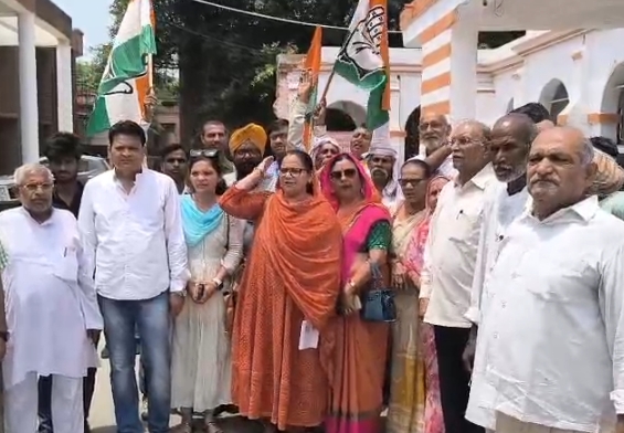 बिजनौर में कांग्रेस का प्रदर्शन, राम मंदिर चंदा मामले में राज्यपाल के नाम सौंपा ज्ञापन बिजनौर में कांग्रेस का प्रदर्शन, राम मंदिर चंदा मामले में राज्यपाल के नाम सौंपा ज्ञापन