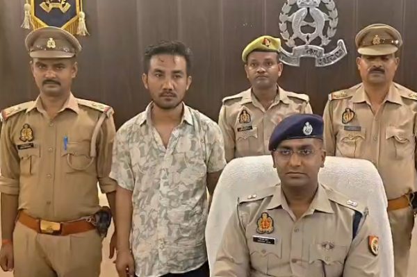पूर्वांचल एक्सप्रेस-वे पर बड़ी सफलता: ₹50 लाख की चोरी की फॉर्च्यूनर के साथ अंतर्राज्यीय वाहन चोर गिरोह का सदस्य गिरफ्तार