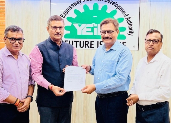 YEIDA ने 8 निवेशकों को सौंपे LoI, ₹3,181 करोड़ के निवेश से 18 हजार से अधिक रोजगार का रास्ता साफ