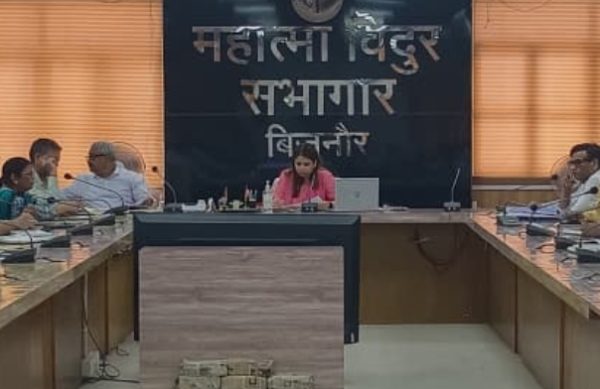 बिजनौर में गौ संरक्षण को लेकर जिलाधिकारी सख्त, गौ आश्रय स्थलों की व्यवस्थाओं की समीक्षा