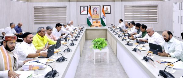 योगी कैबिनेट के 24 बड़े फैसले: किसानों को MSP, 18 शहरों में ई-बसें, 5 नई जेलों को मंजूरी