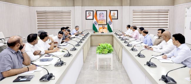 पर्यटन को सांस्कृतिक पुनर्जागरण से जोड़ें: CM योगी, पर्यटन विभाग की समीक्षा बैठक में दिए निर्देश