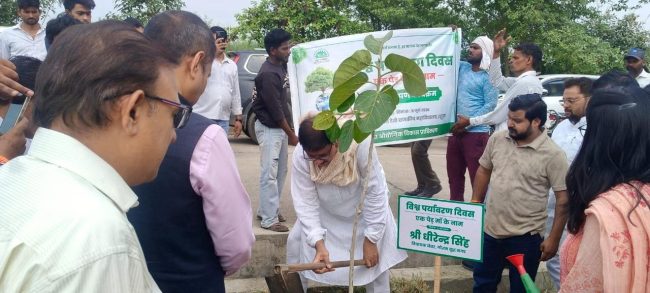 ‘एक पेड़ मां के नाम’ अभियान के तहत यमुना प्राधिकरण क्षेत्र में 25 हजार पौधों का रोपण
