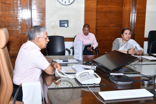 यूपी में जनगणना कार्य की मुख्य सचिव ने की समीक्षा, लापरवाही पर सख्त कार्रवाई के निर्देश