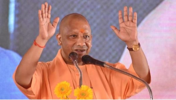CM Yogi ने लॉन्च की मुख्यमंत्री शिक्षक कैशलेस चिकित्सा योजना, मैनपुरी-इटावा को भी दी बड़ी सौगात