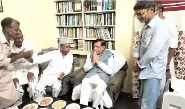 आजमगढ़ पहुंचे विधानसभा अध्यक्ष सतीश महाना, दिवंगत सपा विधायक आलमबदी के आवास पर दी श्रद्धांजलि