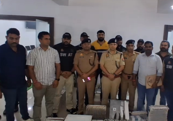 गाजियाबाद पुलिस ने अंतरराज्यीय मोबाइल टावर चोरी गिरोह का किया भंडाफोड़, करोड़ों के उपकरण बरामद