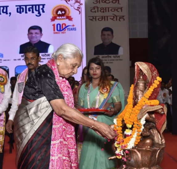 हरकोर्ट बटलर प्राविधिक विश्वविद्यालय का 8वां दीक्षांत समारोह संपन्न, राज्यपाल आनंदीबेन पटेल ने विद्यार्थियों को दिए सफलता के मंत्र
