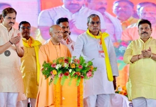 सीएम योगी ने गाजीपुर में 692 करोड़ की 268 विकास परियोजनाओं का किया लोकार्पण-शिलान्यास