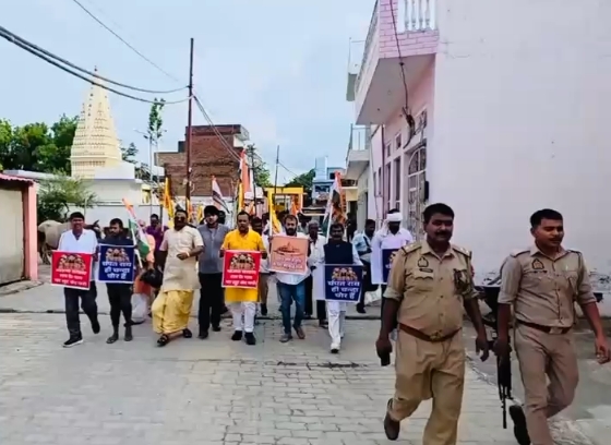 अयोध्या चढ़ावा मामले को लेकर कौशाम्बी में कांग्रेस की सद्बुद्धि पदयात्रा, दोषियों पर कार्रवाई की मांग