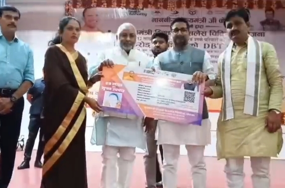 बलिया पहुंचे परिवहन मंत्री दयाशंकर सिंह, अखिलेश यादव पर साधा निशाना