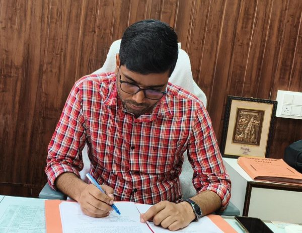 आजमगढ़ की दिव्यांग छात्राओं के लिए ई-ट्राईसाइकिल योजना शुरू, 65 हजार रुपये तक की मिलेगी सहायता