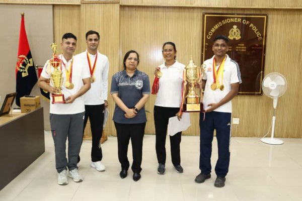 नोएडा पुलिस के खिलाड़ियों का शानदार प्रदर्शन, पुलिस कमिश्नर लक्ष्मी सिंह ने किया सम्मानित