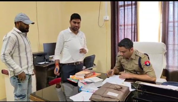 आजमगढ़ में सड़क सुरक्षा अभियान तेज, एआरटीओ अतुल कुमार यादव के नेतृत्व में 100 वाहनों पर कार्रवाई
