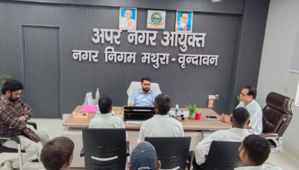 यमुना का जलस्तर बढ़ा तो प्रशासन अलर्ट, नाव चालकों को सुरक्षा नियमों के सख्त पालन के निर्देश