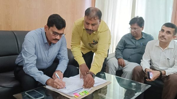 गोरखपुर के नए मंडलायुक्त बने इंद्र विक्रम सिंह, विकास कार्यों में तेजी और जनसमस्याओं के समाधान पर रहेगा विशेष जोर