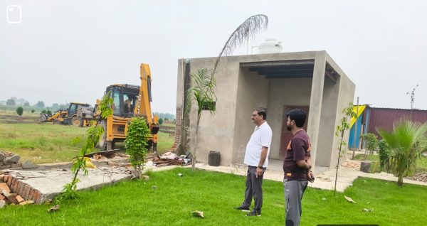 बिलासपुर में अतिक्रमण पर चला ग्रेटर नोएडा प्राधिकरण का बुलडोजर, 48 करोड़ की जमीन कराई मुक्त