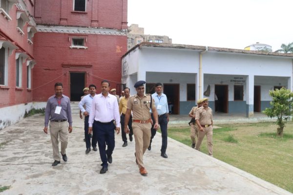 आजमगढ़ में यूपीएसएसएससी स्नातक स्तरीय मुख्य परीक्षा शांतिपूर्ण संपन्न
