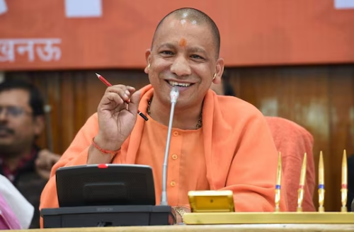 UP Excise Revenue: योगी सरकार में आबकारी विभाग का नया रिकॉर्ड, पांच माह में जुटाए ₹24,795 करोड़ राजस्व