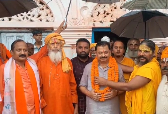 कुशीनगर में बारिश के बीच विकास योजनाओं की सौगात, सांसद ने किया लोकार्पण और शिलान्यास