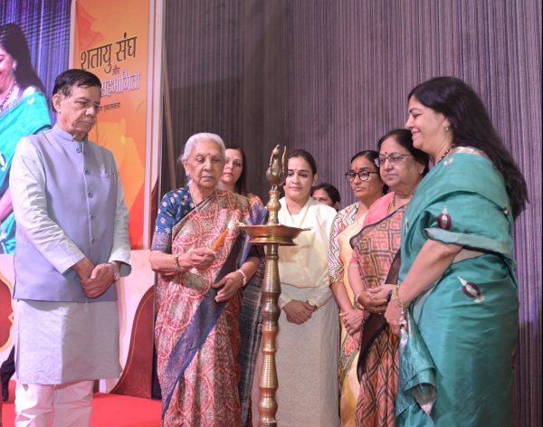 महिला सशक्तिकरण के लिए परिवार की सोच में बदलाव जरूरी: राज्यपाल आनंदीबेन पटेल