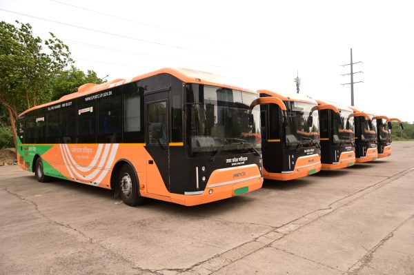 Noida E-Bus: नोएडा-ग्रेटर नोएडा में ई-बस सेवा की बढ़ी लोकप्रियता, 25 नई बसें जल्द होंगी शामिल