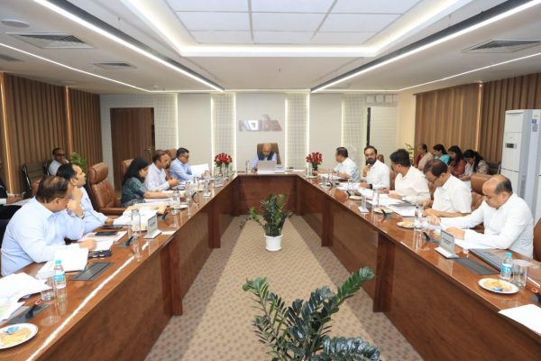 नोएडा अथॉरिटी की 223वीं बोर्ड बैठक: किसानों के मुआवजे में भारी बढ़ोतरी, बिल्डर प्रोजेक्ट्स, कचरा प्रबंधन और सड़क निर्माण पर बड़े फैसले