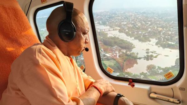 बाढ़ प्रभावितों के साथ खड़ी है सरकार, CM योगी बोले- कोई खुद को अकेला न समझे