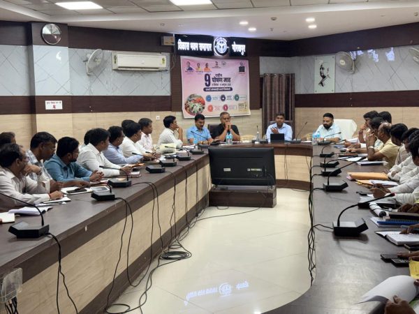 निर्माण कार्यों की समीक्षा, डीएम दीपक मीणा ने गुणवत्ता और समयबद्धता पर दिया जोर