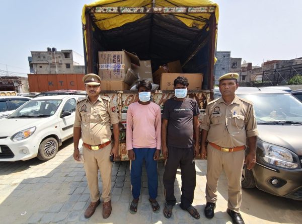 दादरी में अवैध पटाखों पर पुलिस का शिकंजा, 4 लाख के पटाखों के साथ दो गिरफ्तार