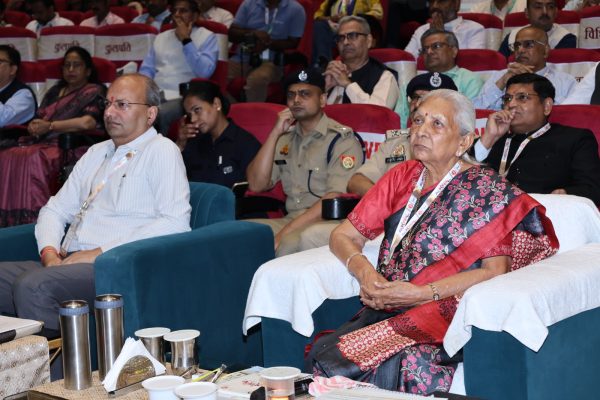 कानपुर में AI मंथन 2.0 का आगाज, 500 से अधिक विशेषज्ञों ने आर्टिफिशियल इंटेलिजेंस पर किया मंथन