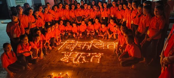 सेवा दिवस पर गौतमबुद्धनगर में विविध कार्यक्रम, जगह-जगह जगमगाए ‘आशीर्वाद के दीये’