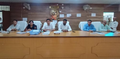 हाटा में समाधान दिवस में 50 शिकायतें, 6 का मौके पर निस्तारण; ज्वाइंट मजिस्ट्रेट ने दिए त्वरित जांच के निर्देश
