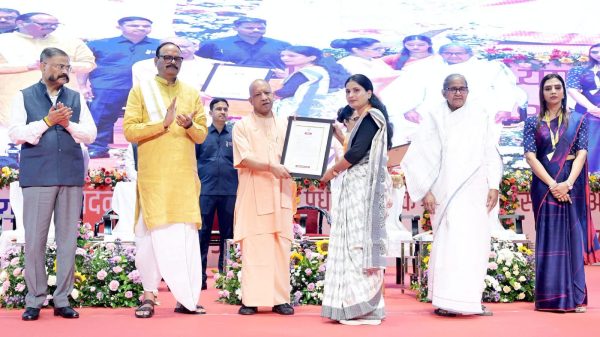 लखनऊ में 3,567 शिक्षकों को मिले नियुक्ति पत्र, विद्यार्थियों के सर्वांगीण विकास पर जोर