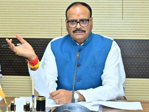 ब्रजेश पाठक का चिकित्सकों से आग्रह, हिंदी में लिखें दवाओं और जांचों के नाम